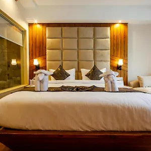 Airport Delhi Aerocity Plaza Homestay New Delhi